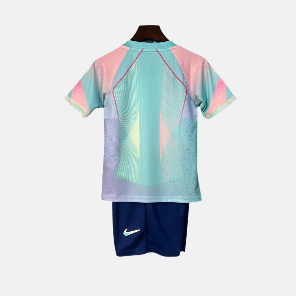 תלבושת ילדים ברצלונה חולצה מיוחדת 25/26 - Mint Pink