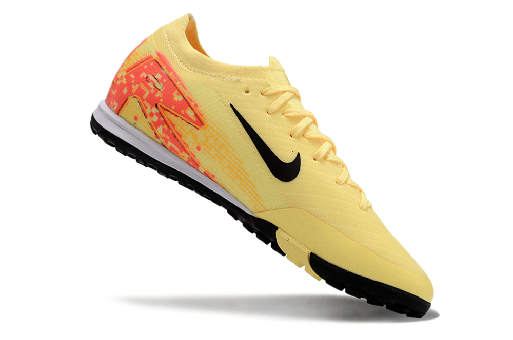 נעלי כדורגל ״Nike״ קטרגל