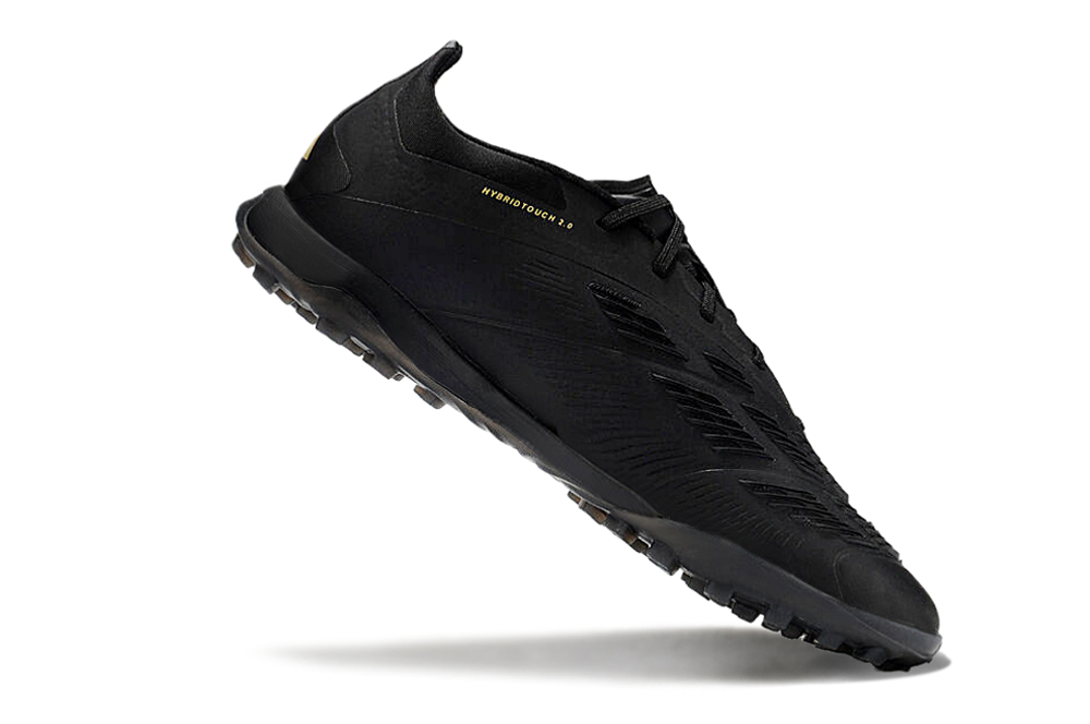 נעלי כדורגל ״Adidas״ קטרגל