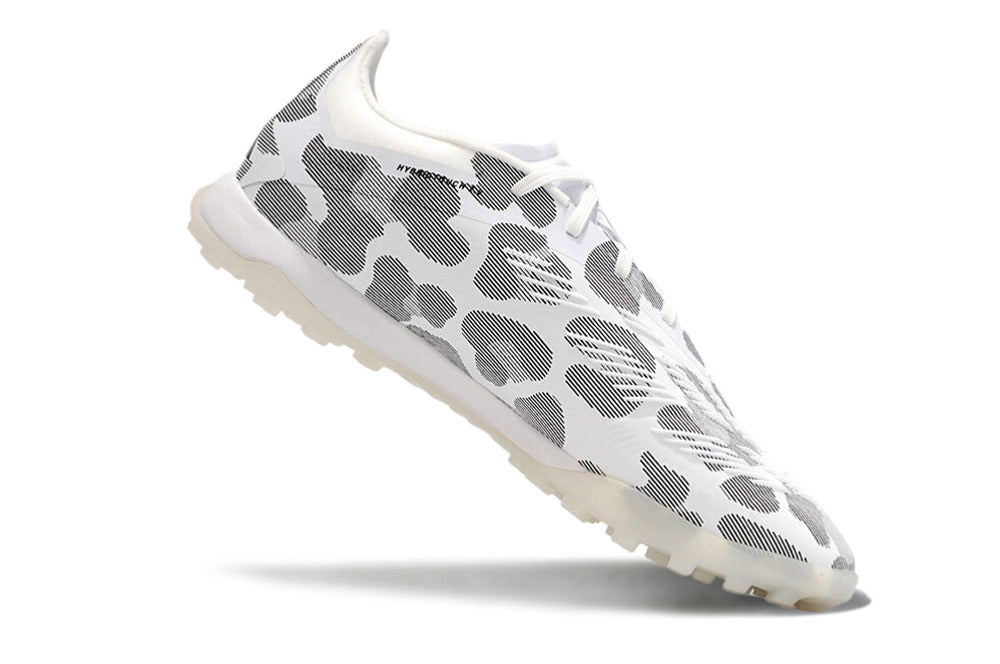 נעלי כדורגל ״Adidas״ קטרגל