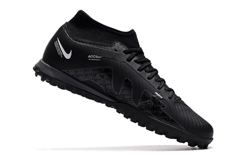 נעלי כדורגל ״Nike״ קטרגל