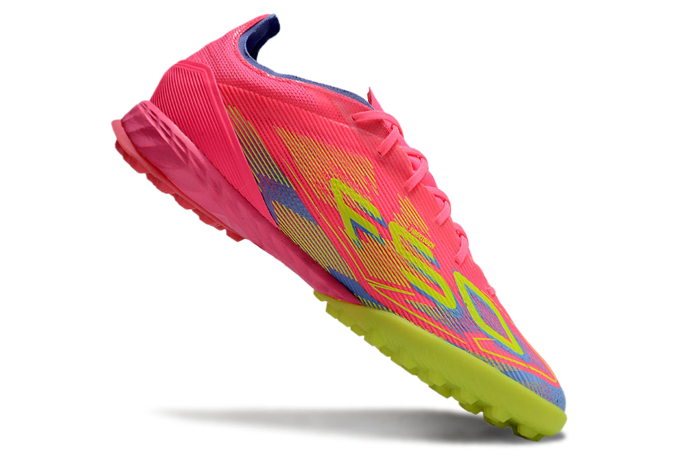 נעלי כדורגל ״Adidas״ קטרגל - Pink Lime